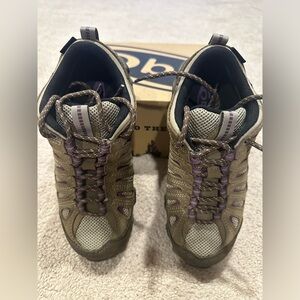 Women's Hiking Shoe: Oboz Sawtooth Low BDry Hiking Shoe, 7 Wide